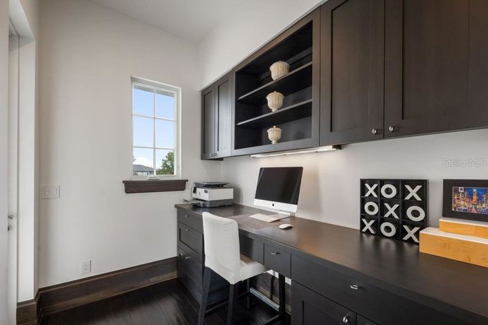 Image No.43-6 Bed Property for sale