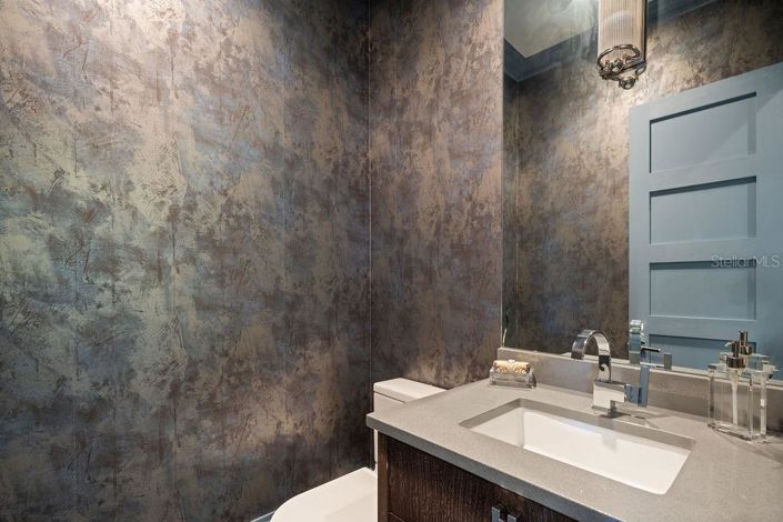 Image No.46-6 Bed Property for sale