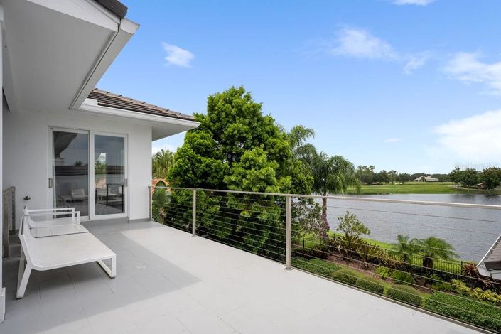 Image No.57-6 Bed Property for sale