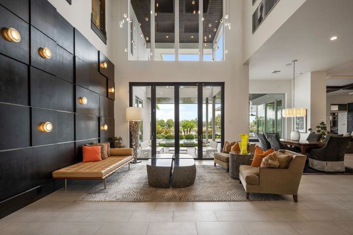 Image No.9-6 Bed Property for sale