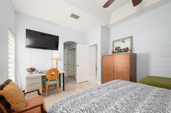 Image No.15-3 Bed Property for sale