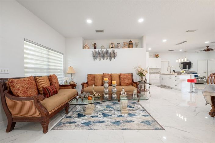 Image No.3-3 Bed Property for sale