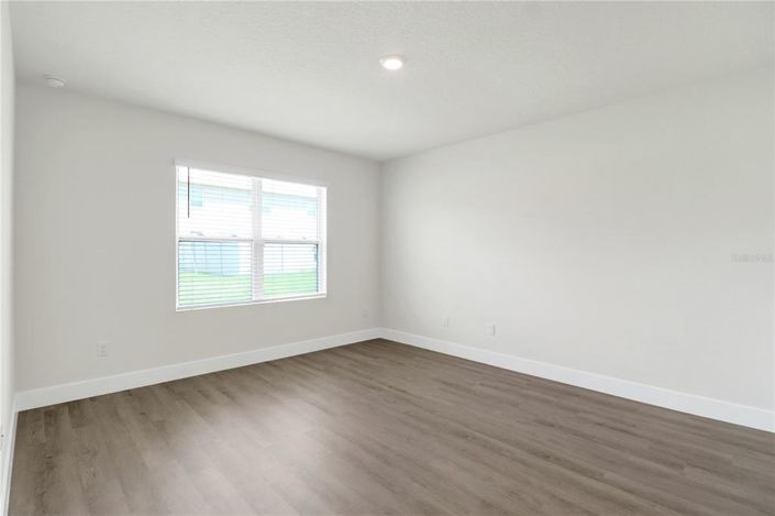 Image No.17-3 Bed Property for sale