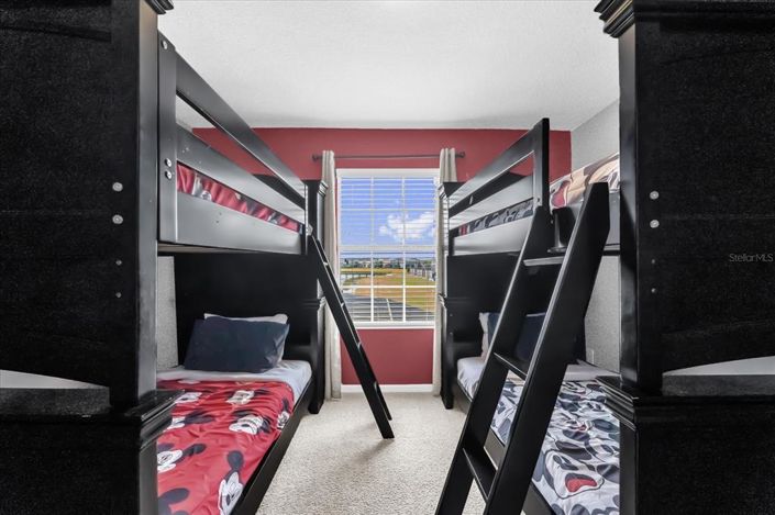 Image No.20-4 Bed Townhouse for sale