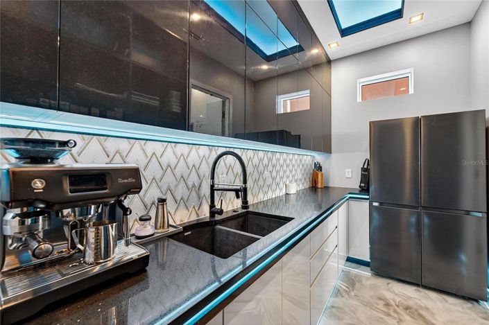 Image No.22-5 Bed Property for sale