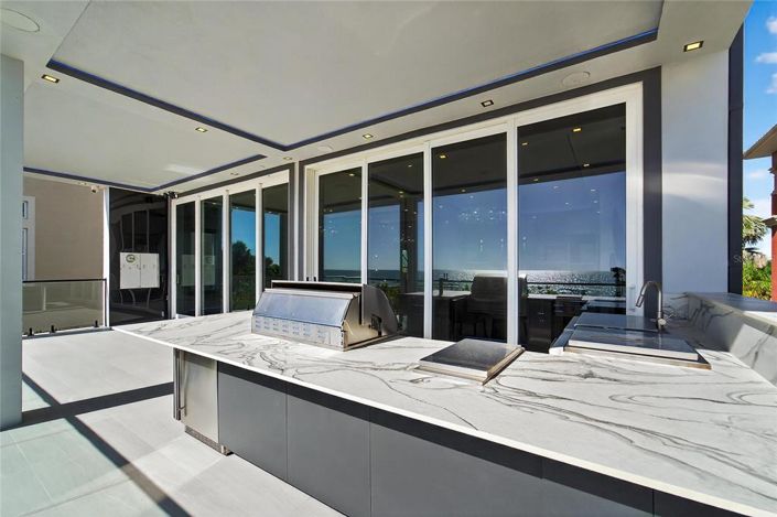 Image No.29-5 Bed Property for sale