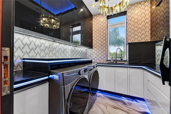 Image No.33-5 Bed Property for sale