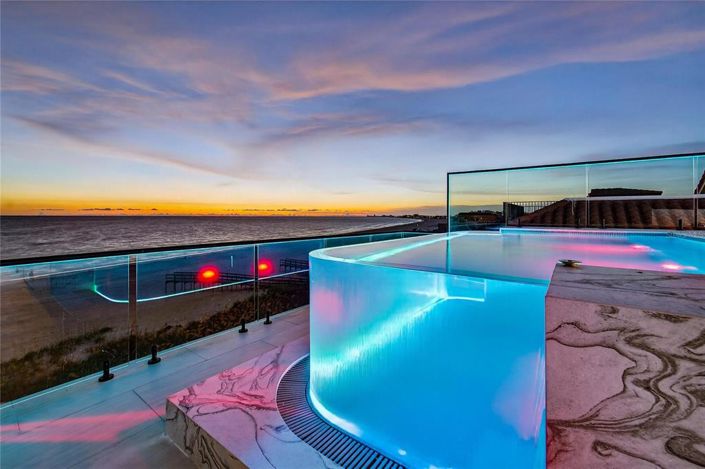 Image No.4-5 Bed Property for sale