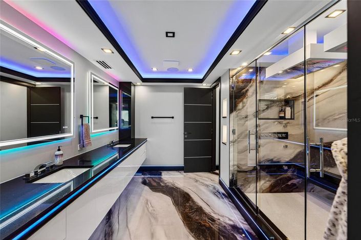 Image No.48-5 Bed Property for sale