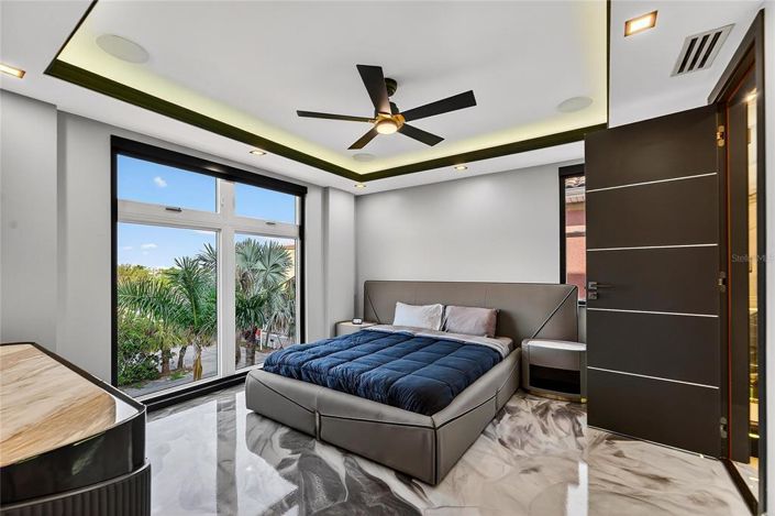 Image No.54-5 Bed Property for sale