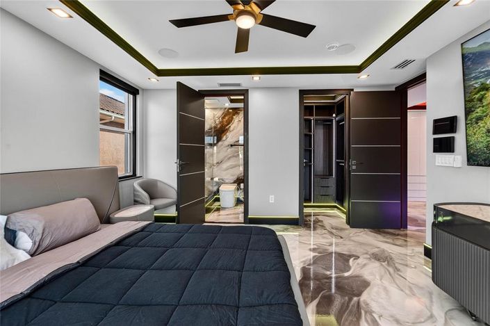 Image No.55-5 Bed Property for sale