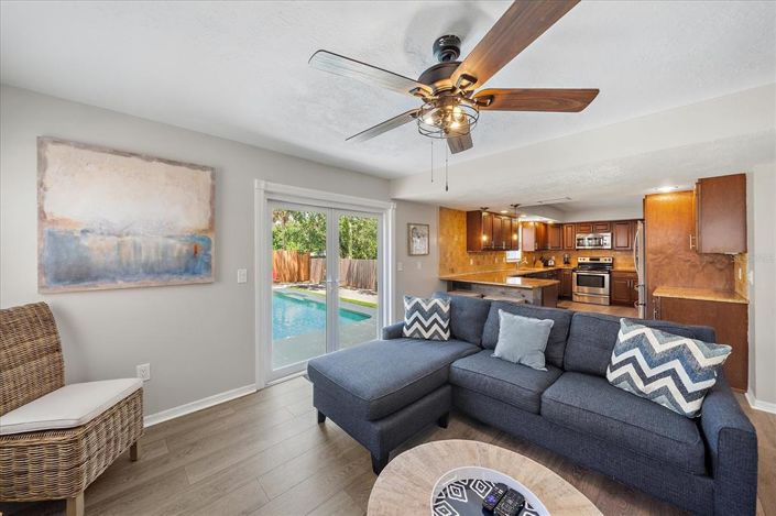 Image No.12-4 Bed Property for sale