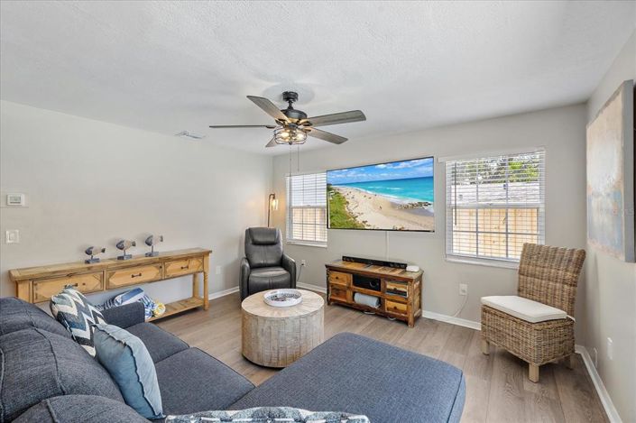 Image No.13-4 Bed Property for sale