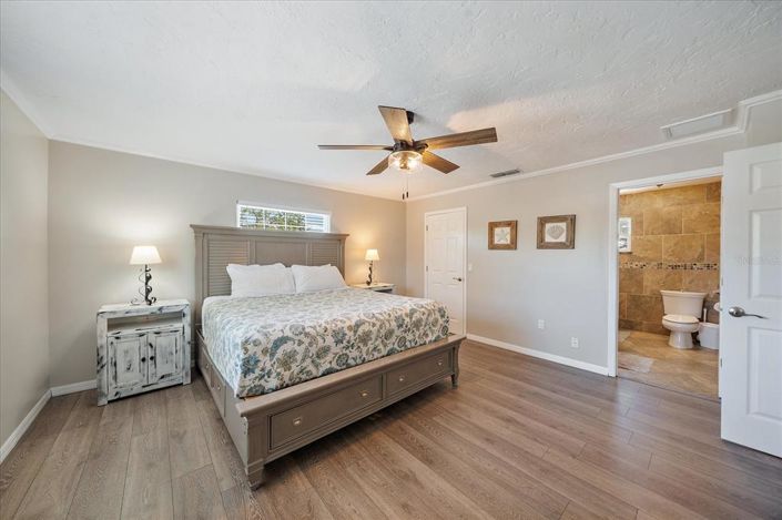 Image No.15-4 Bed Property for sale