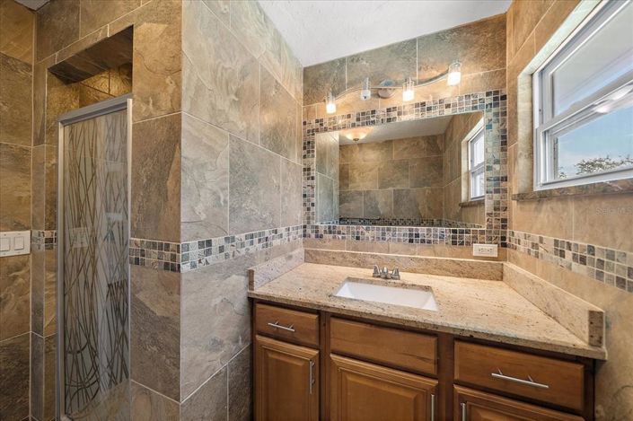 Image No.18-4 Bed Property for sale