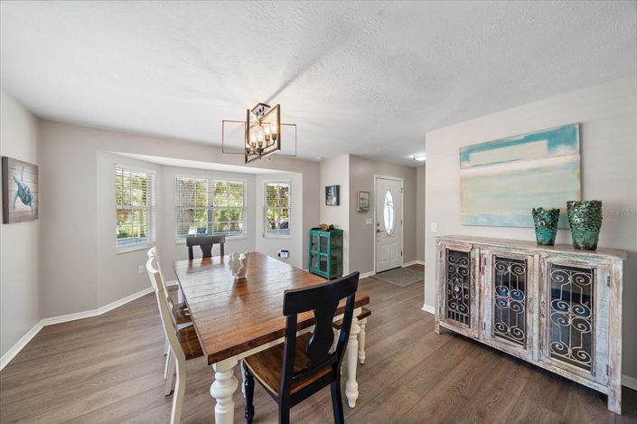 Image No.2-4 Bed Property for sale