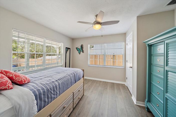 Image No.25-4 Bed Property for sale