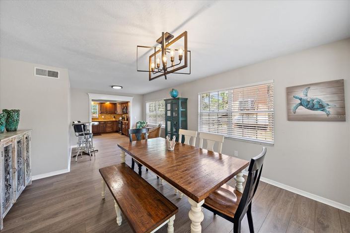 Image No.4-4 Bed Property for sale