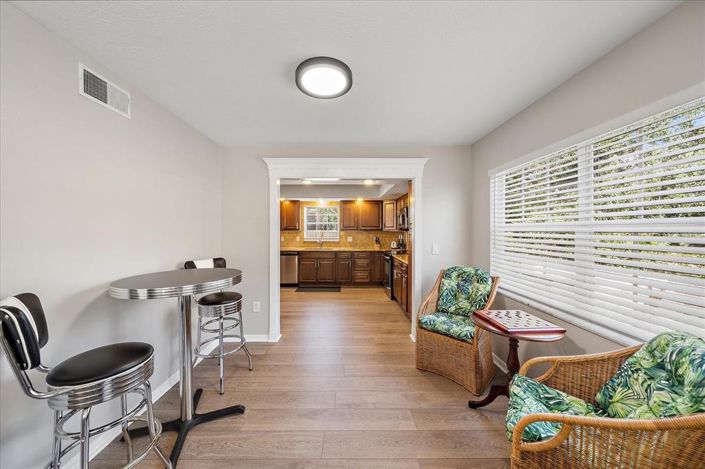 Image No.6-4 Bed Property for sale