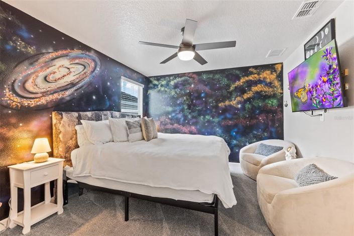 Image No.19-8 Bed Property for sale