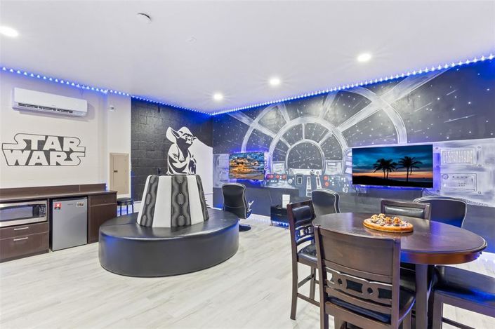 Image No.38-8 Bed Property for sale