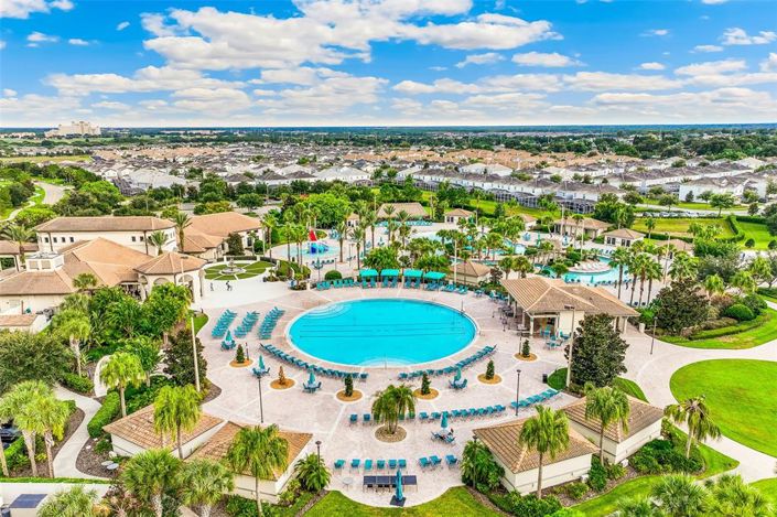 Image No.56-8 Bed Property for sale