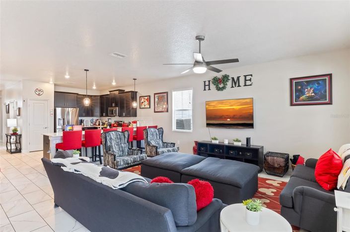 Image No.9-8 Bed Property for sale