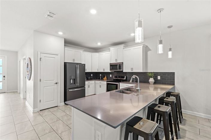 Image No.10-9 Bed Property for sale