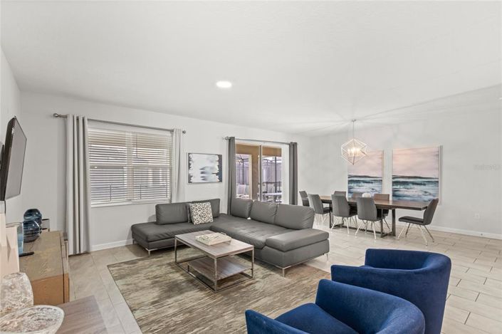 Image No.12-9 Bed Property for sale