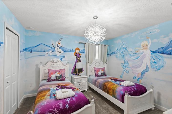 Image No.17-9 Bed Property for sale