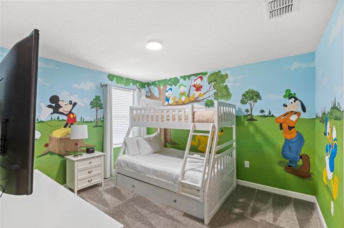 Image No.18-9 Bed Property for sale