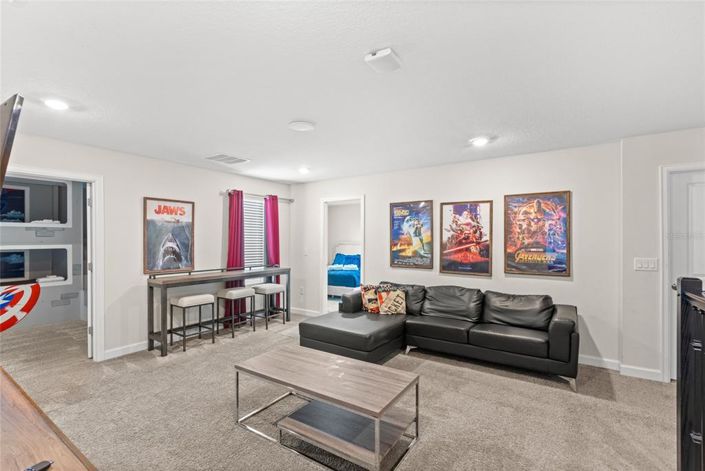 Image No.24-9 Bed Property for sale