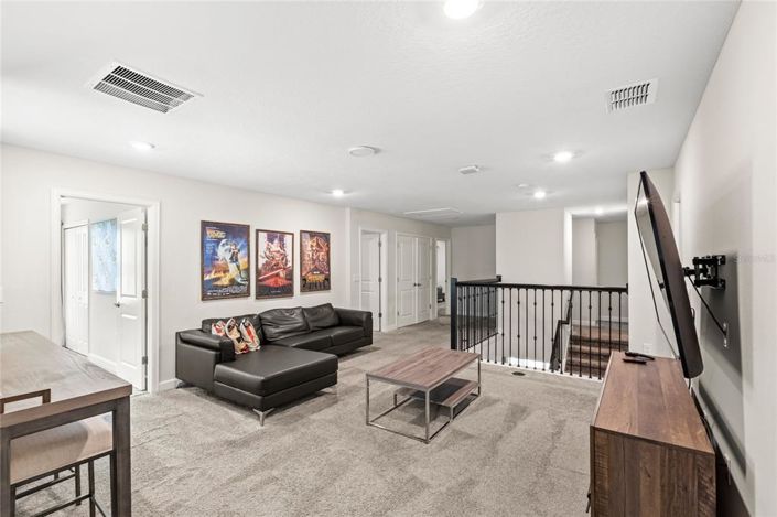 Image No.25-9 Bed Property for sale