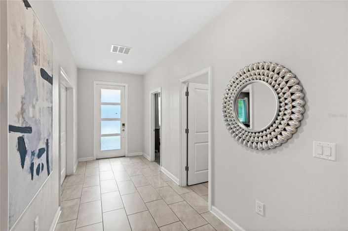 Image No.3-9 Bed Property for sale