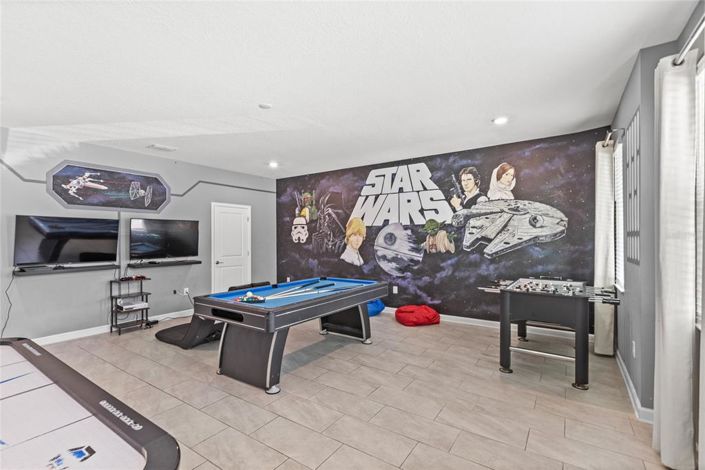 Image No.5-9 Bed Property for sale