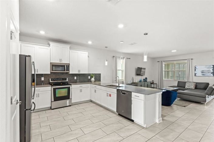 Image No.8-9 Bed Property for sale