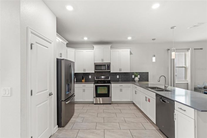 Image No.9-9 Bed Property for sale