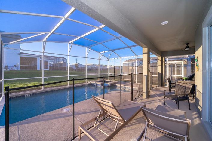 Image No.26-6 Bed Property for sale