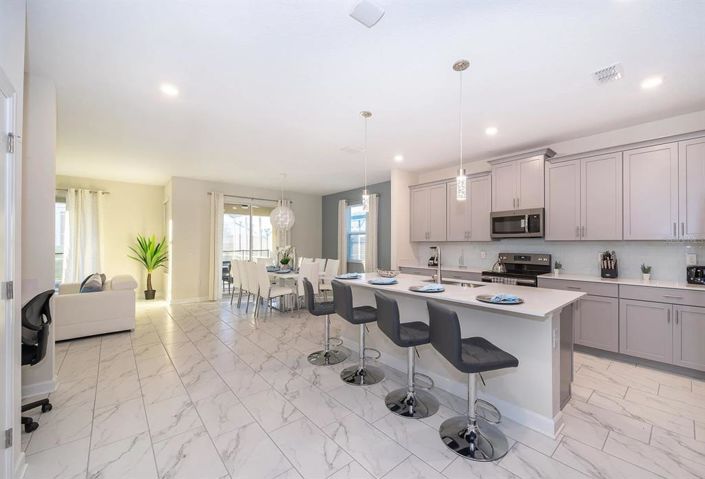 Image No.6-6 Bed Property for sale