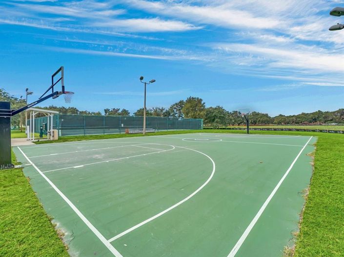 Image No.9-4 Bed Property for sale