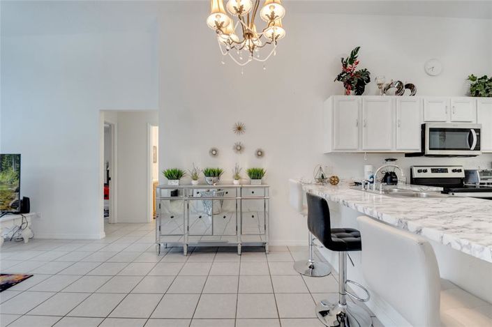 Image No.19-5 Bed Property for sale