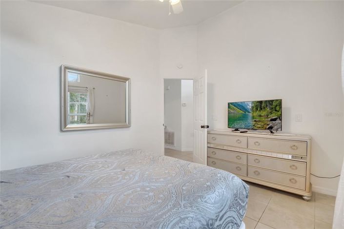 Image No.24-5 Bed Property for sale