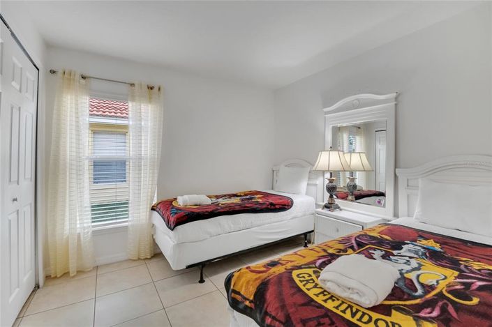 Image No.27-5 Bed Property for sale