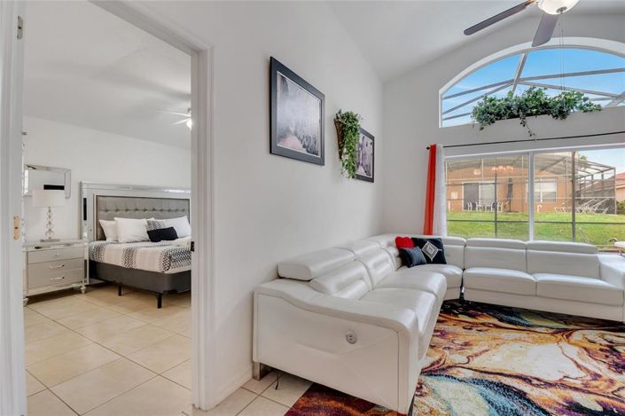 Image No.6-5 Bed Property for sale