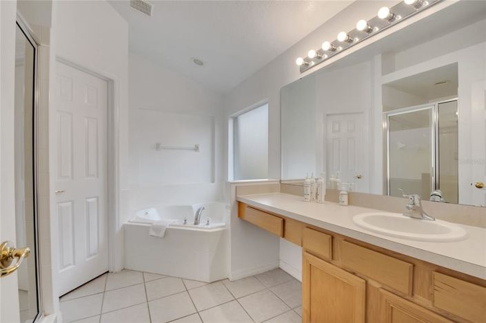 Image No.9-5 Bed Property for sale