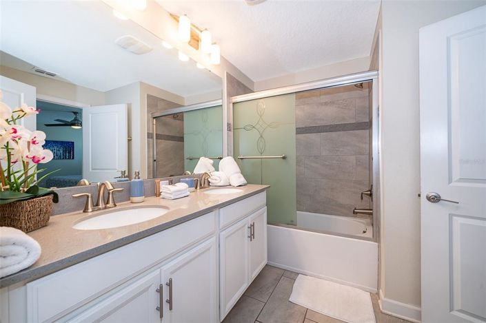 Image No.20-4 Bed Townhouse for sale