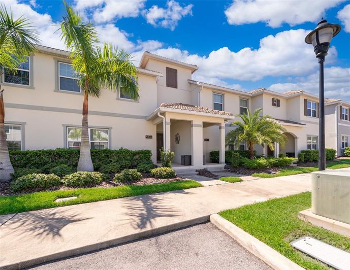 Image No.26-4 Bed Townhouse for sale