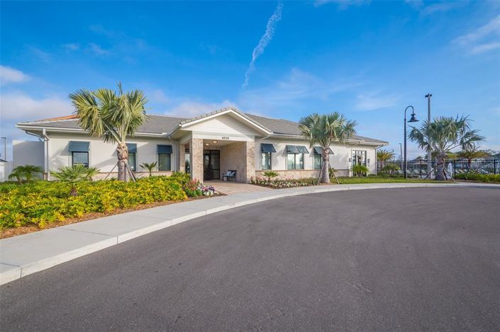 Image No.38-4 Bed Townhouse for sale