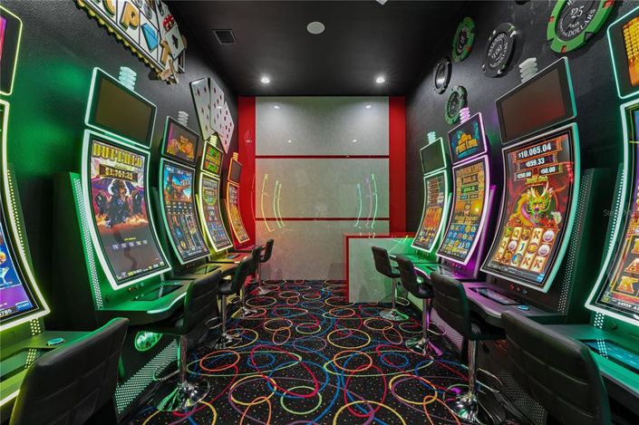 Image No.23-11 Bed Property for sale