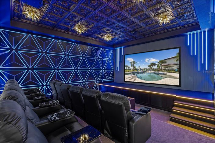 Image No.37-11 Bed Property for sale